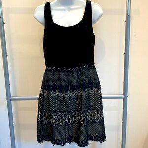 Anna Sui size 0 ittle black dress velvet & lace